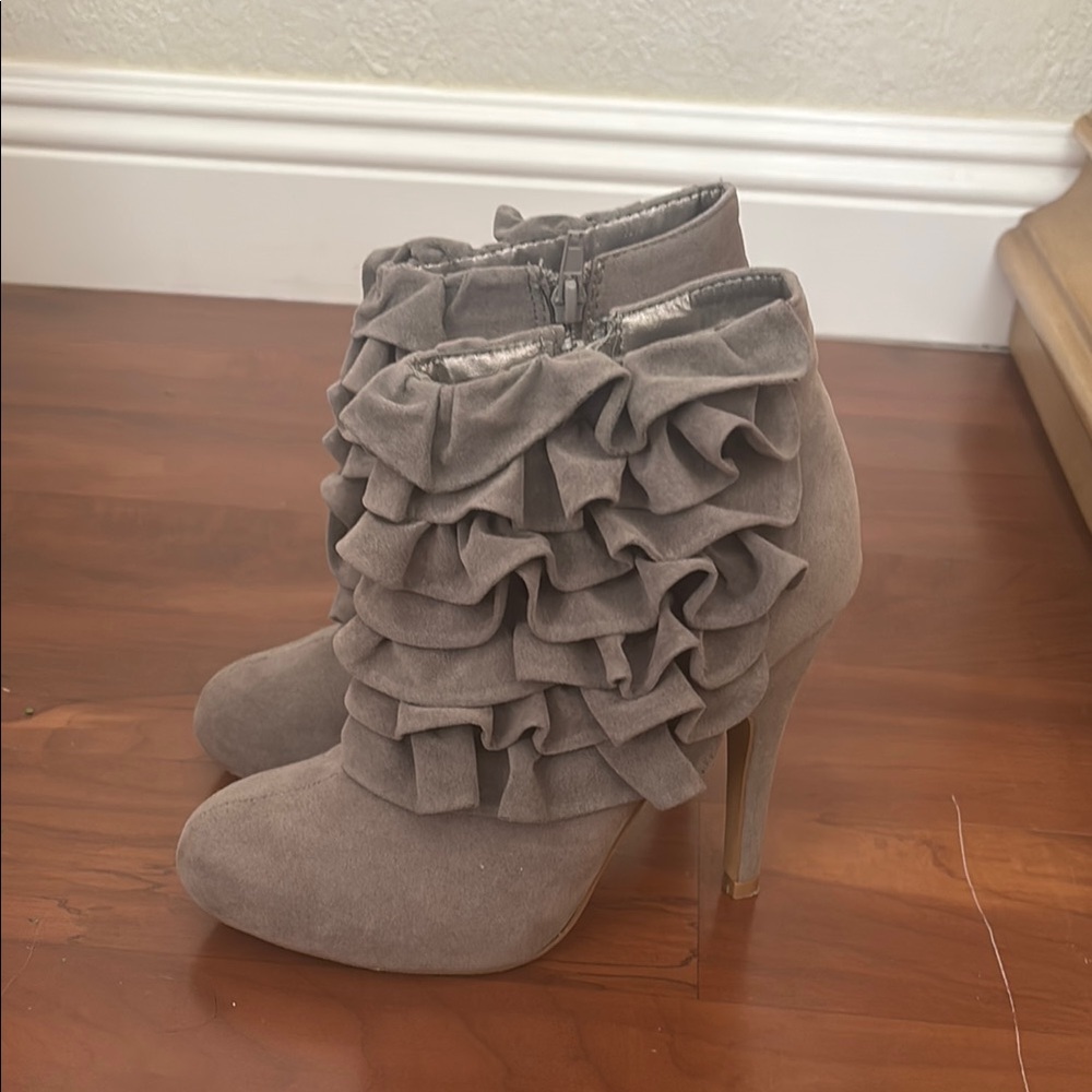 Fahrenheit Gray Heeled Ruffle Boots